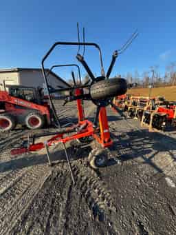 KUBOTA TE4052T TEDDER BARGAIN BARN SPECIAL!