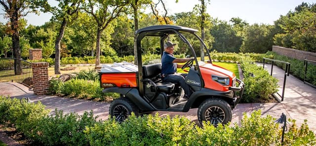 newrtv520 Kubota Introduces New Gas-Powered RTV520: Smooth Operation, New Design