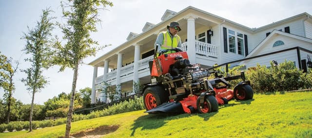 zeroturn_standon Zero-Turn or Stand-On: How to Choose the Right Mower for Your Business
